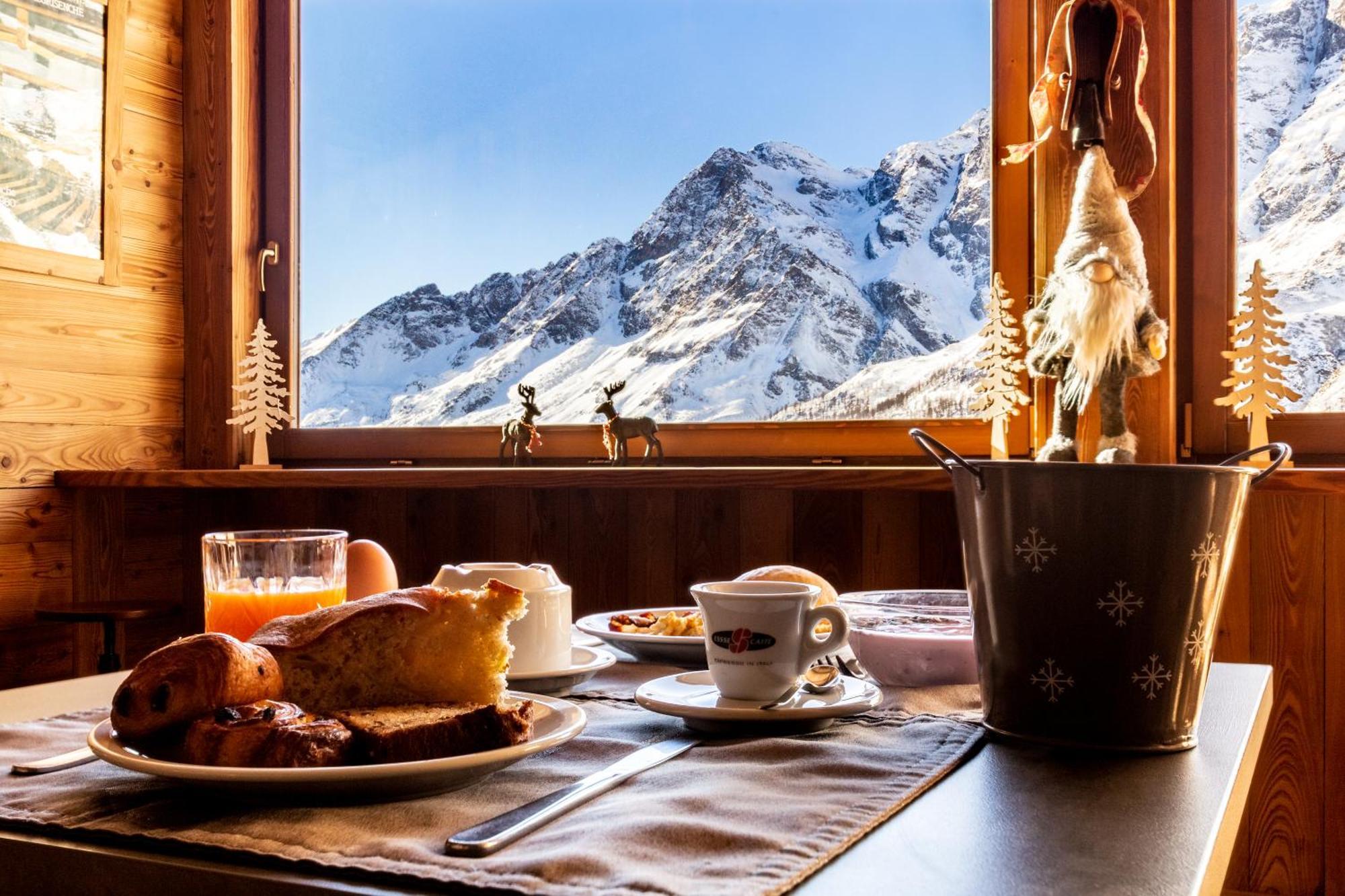 Hotel Meuble Furggen Breuil-Cervinia Exterior foto