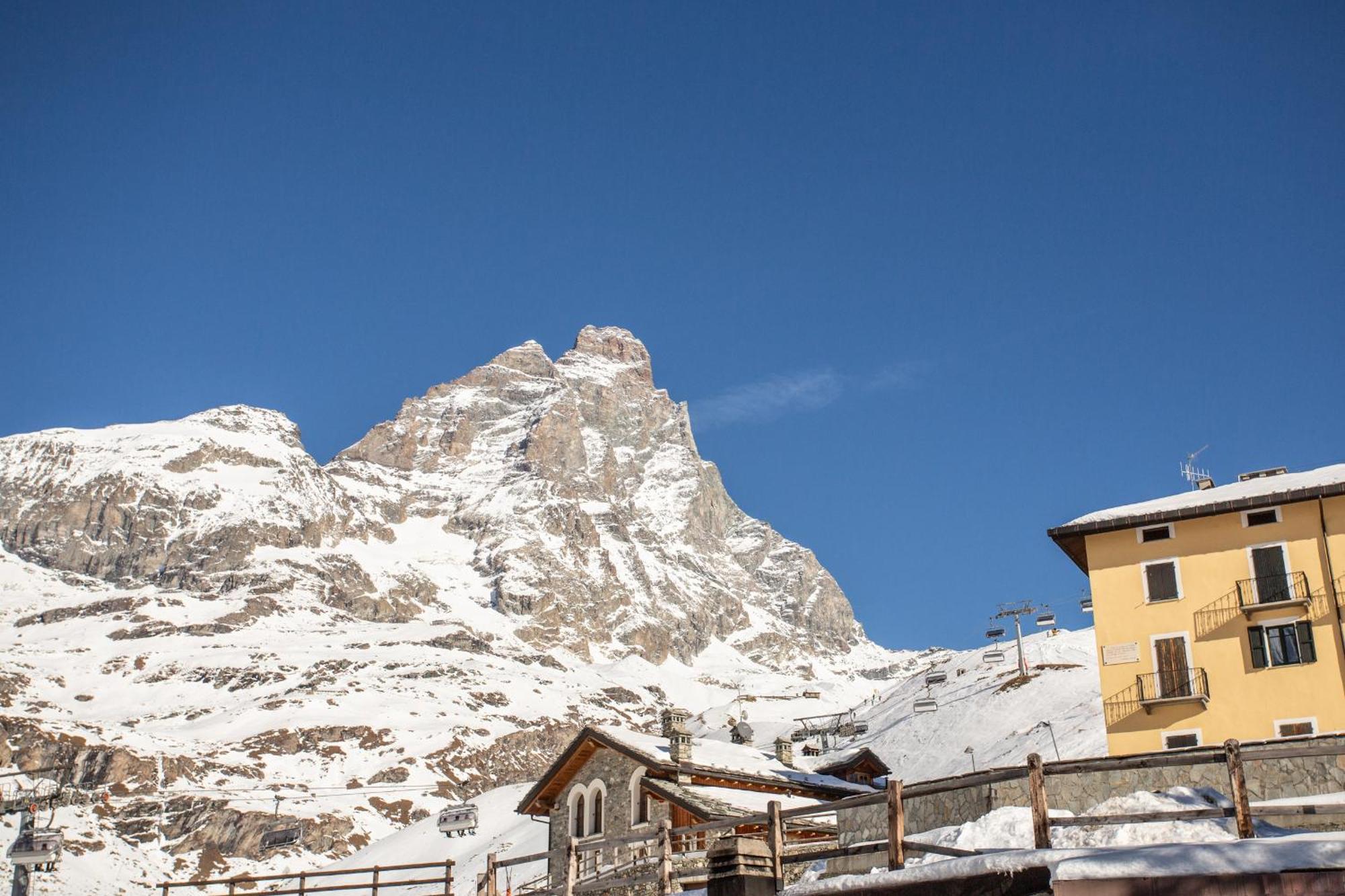 Hotel Meuble Furggen Breuil-Cervinia Exterior foto